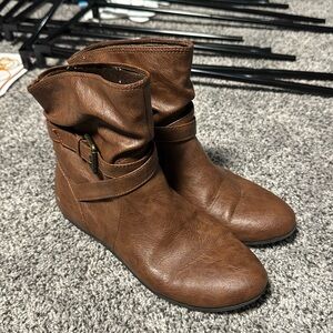 Women’s dress boots